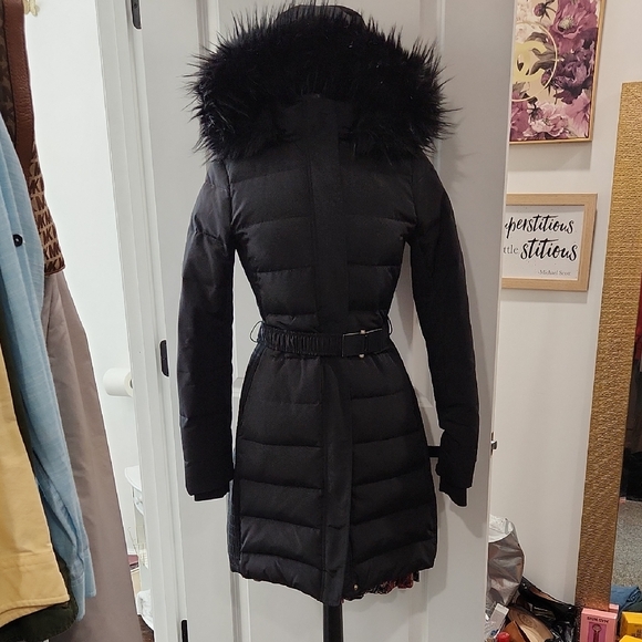 Express Jackets & Blazers - Express Black Puffer Jacket with Fur Trim